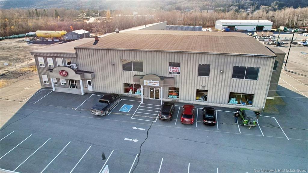 738 Rue Victoria, Edmundston NB E3V 3S9, Edmundston