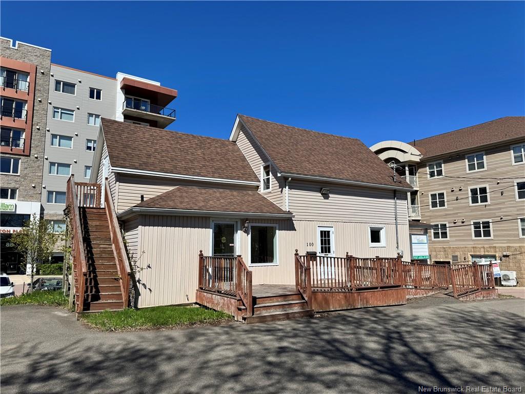 100 Sunset Avenue, Dieppe