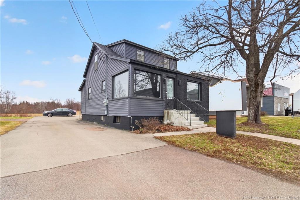 379 Champlain Street, Dieppe