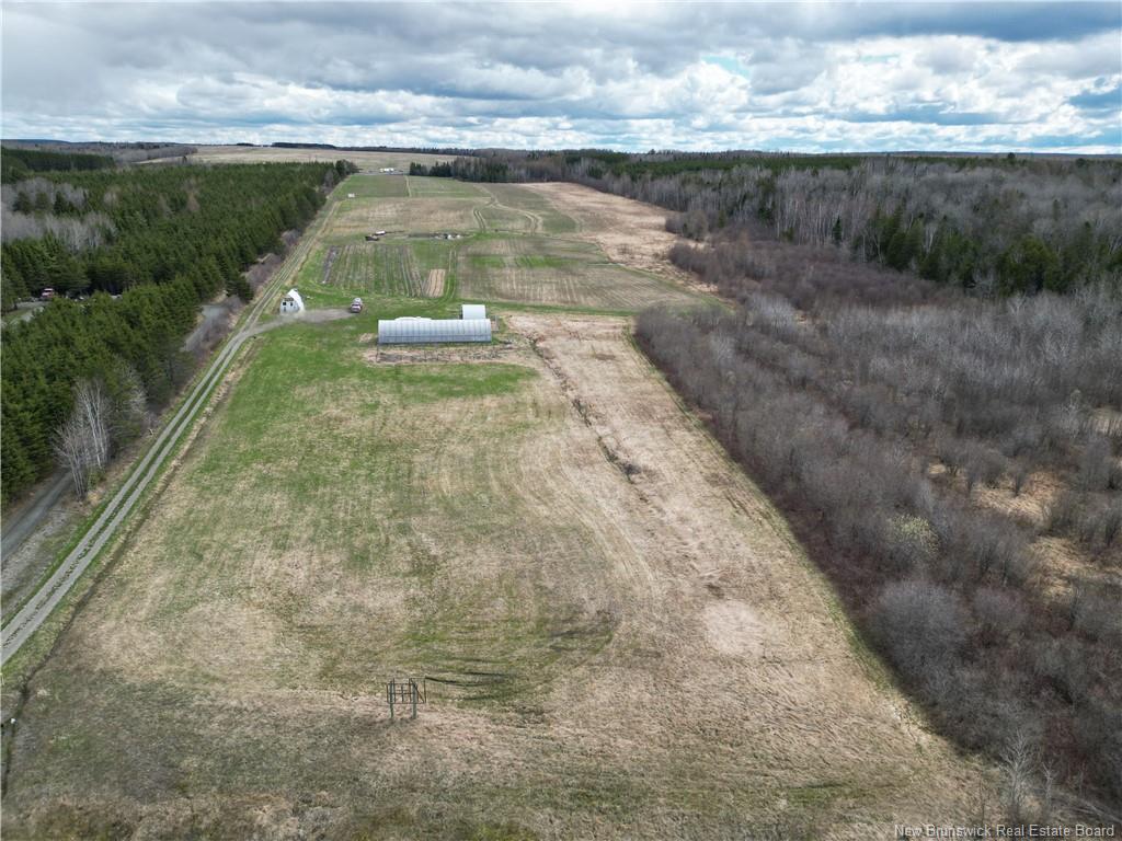 - Laplante Road, Saint-Léonard-Parent