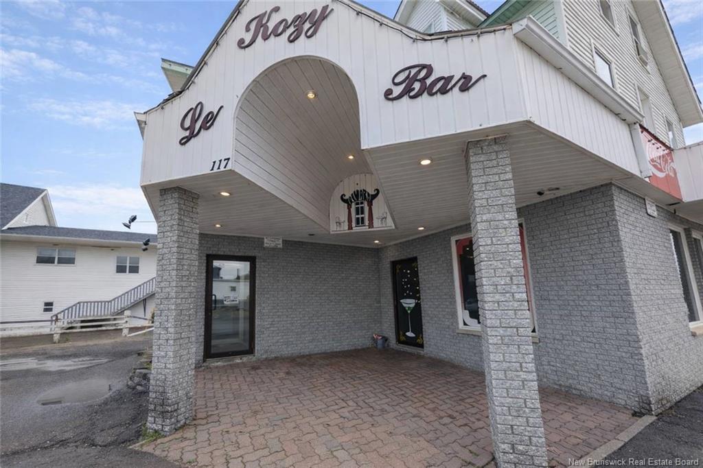 117 Broadway Boulevard, Grand Falls