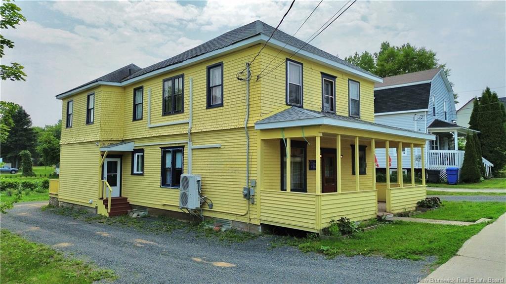 539 QUEEN ST, Bathurst