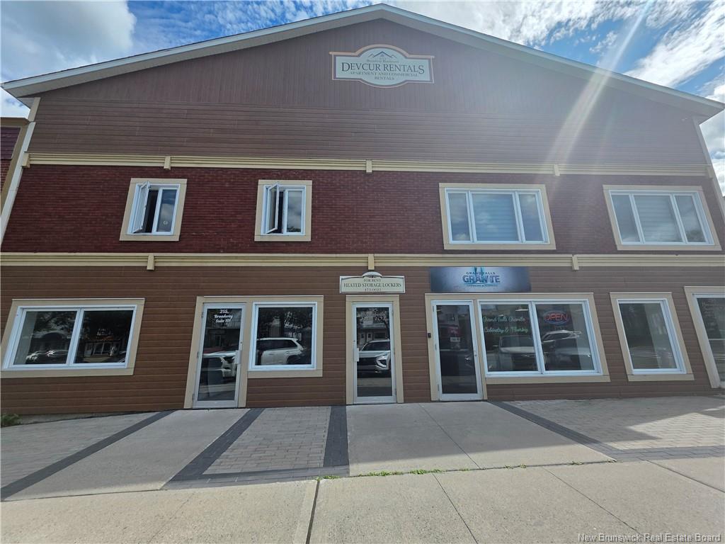 255 Broadway Boulevard, Grand Falls