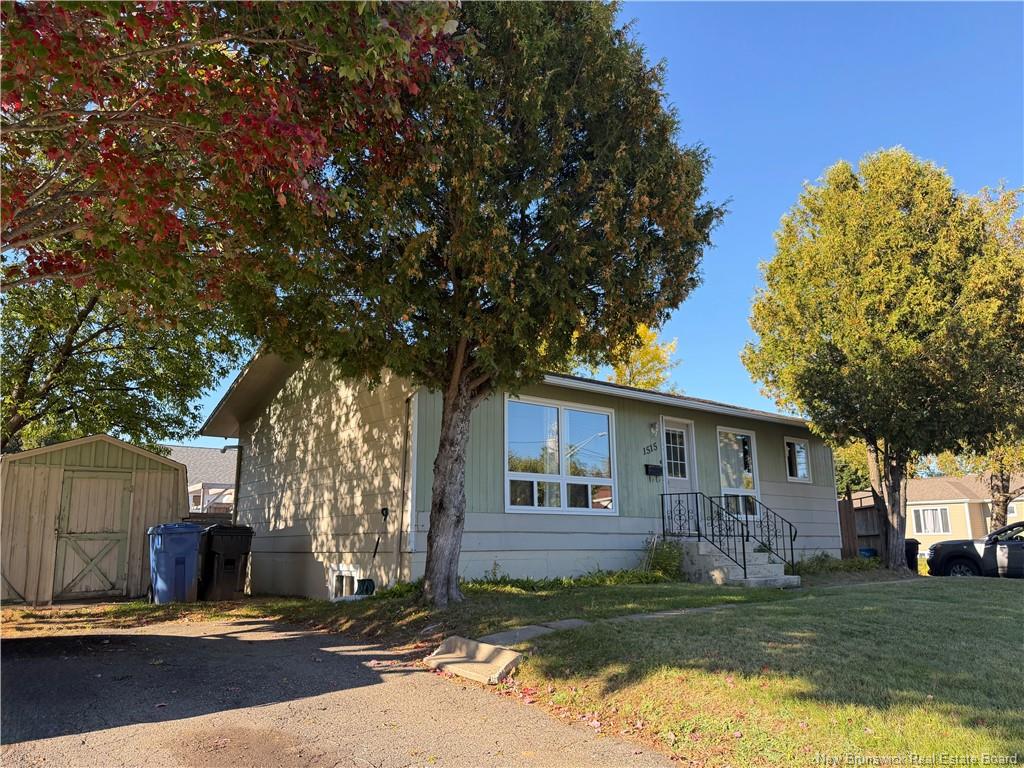 1515 Alexander Drive, Bathurst