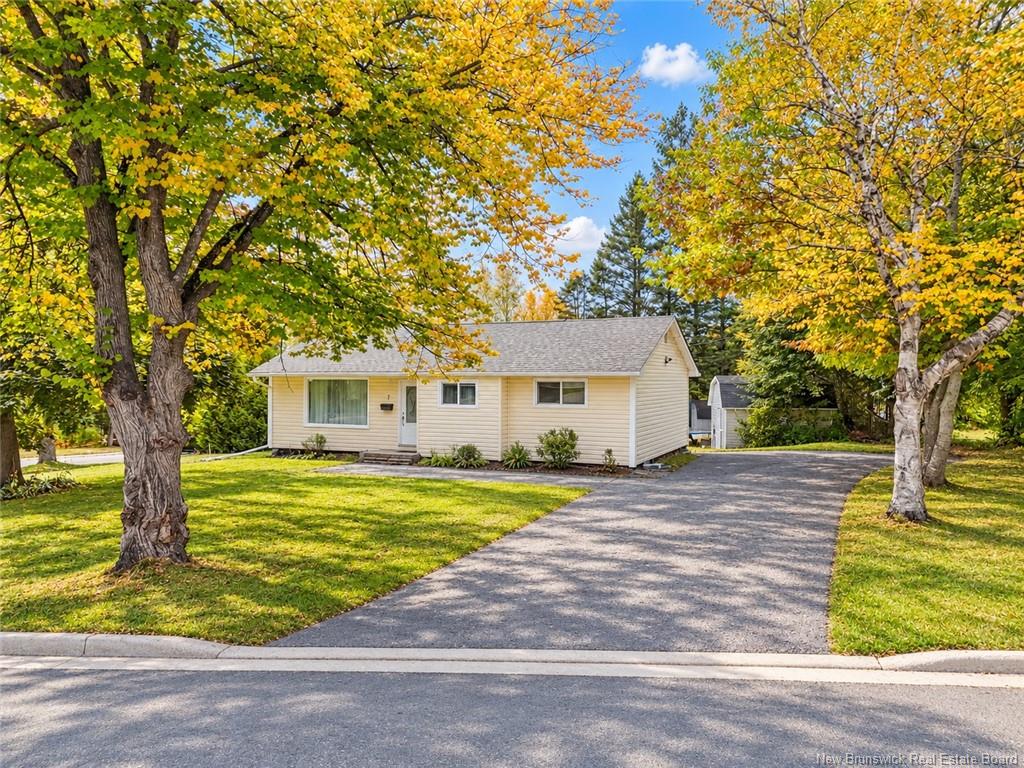 7 Manchester Court, Fredericton